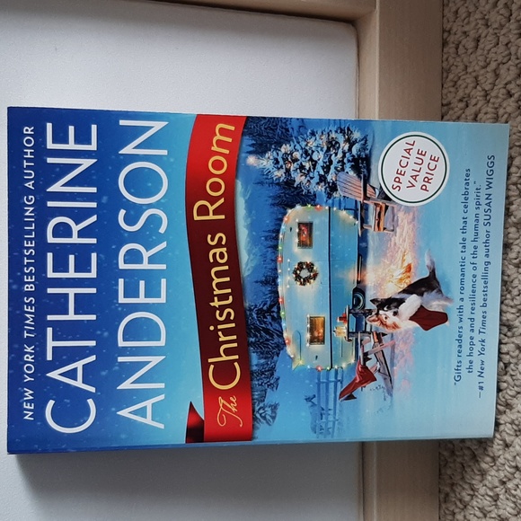 🌼5 for $25🌼 The Christmas Room by Catherine Anderson - Picture 1 of 1